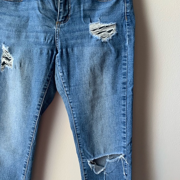 DISTRESSED SKINNY BLUE JEANS - Picture 3 of 5